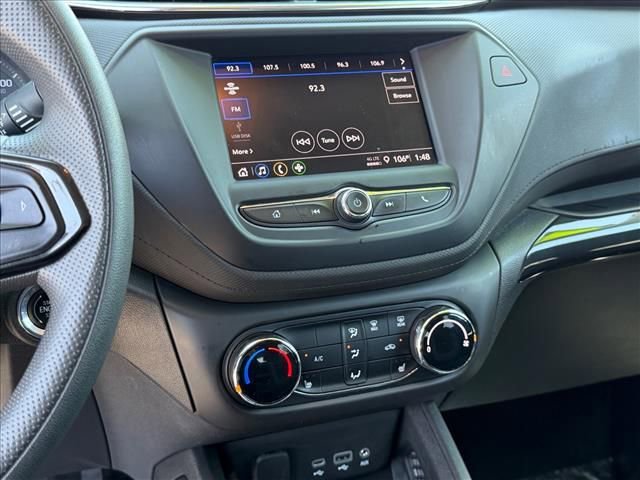 Used 2022 Chevrolet TrailBlazer LT w/ LPO, Blackout Package FWD image 18