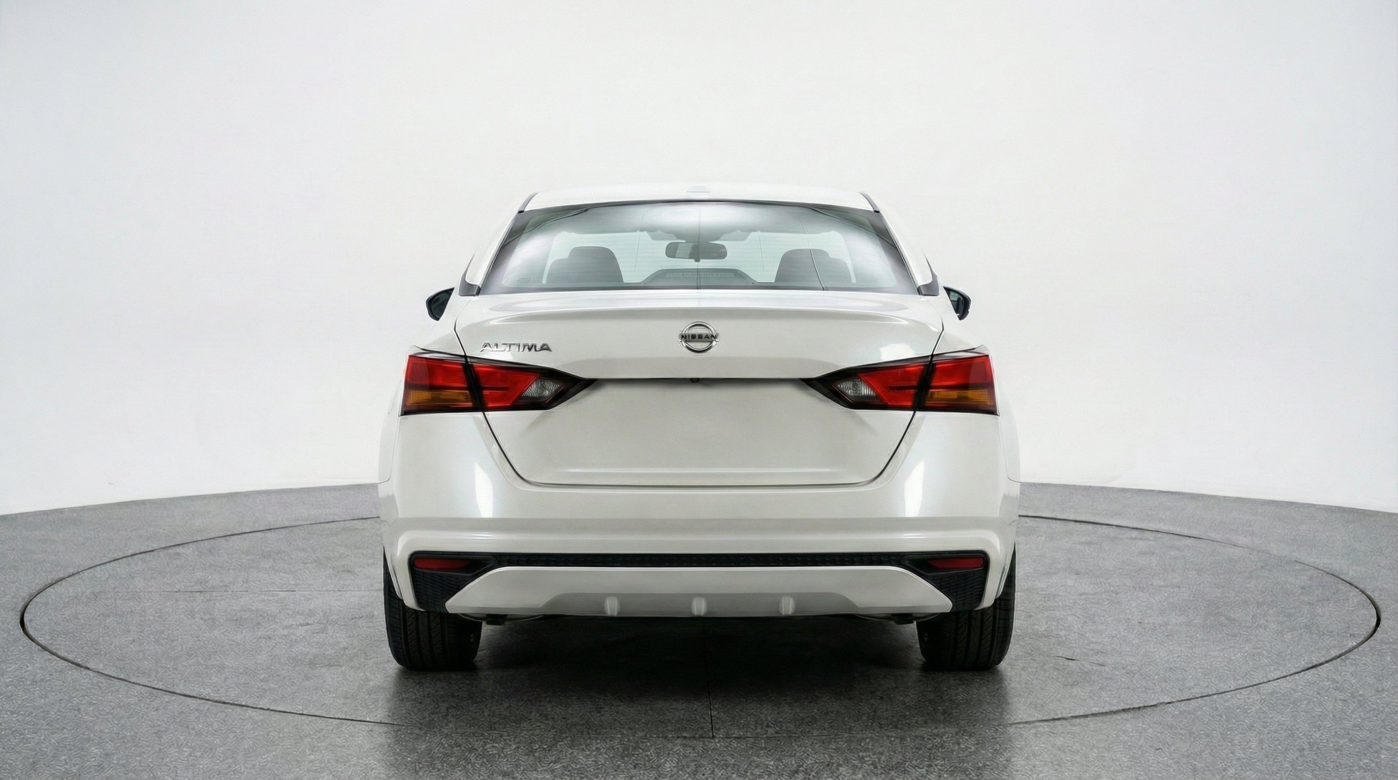 Used 2025 Nissan Altima 2.5 SV FWD image 7