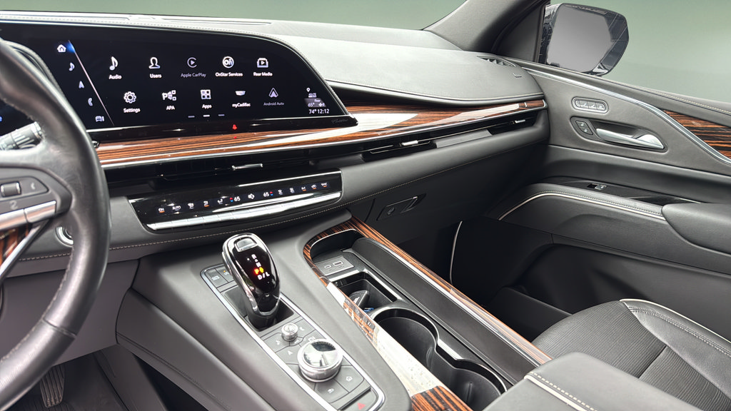 Certified 2024 Cadillac Escalade ESV Premium Luxury w/ LPO, Floor Liner Package AWD/4WD image 41