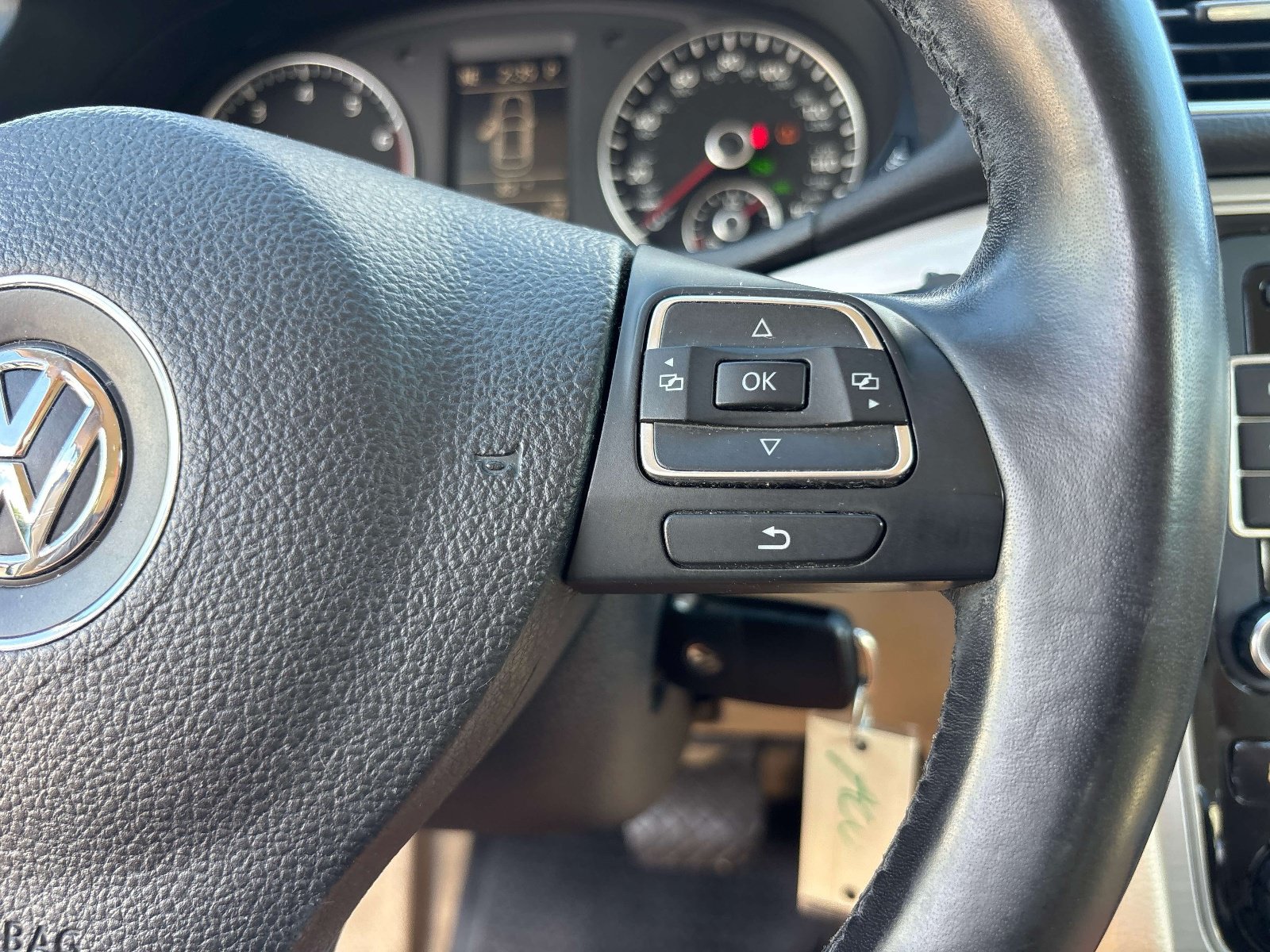 Used 2012 Volkswagen Passat 2.5 SE FWD image 15