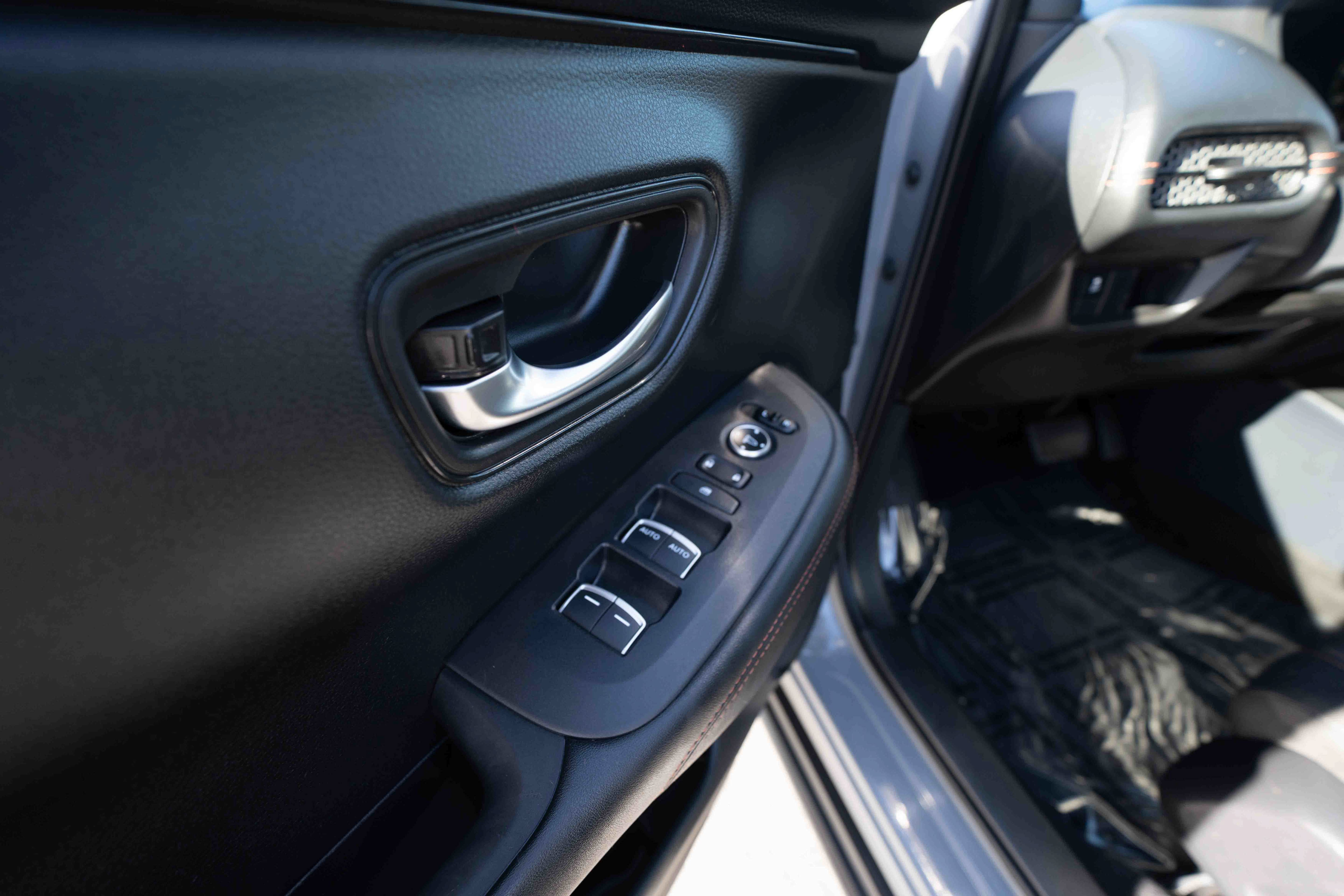 Used 2025 Honda HR-V Sport image 7