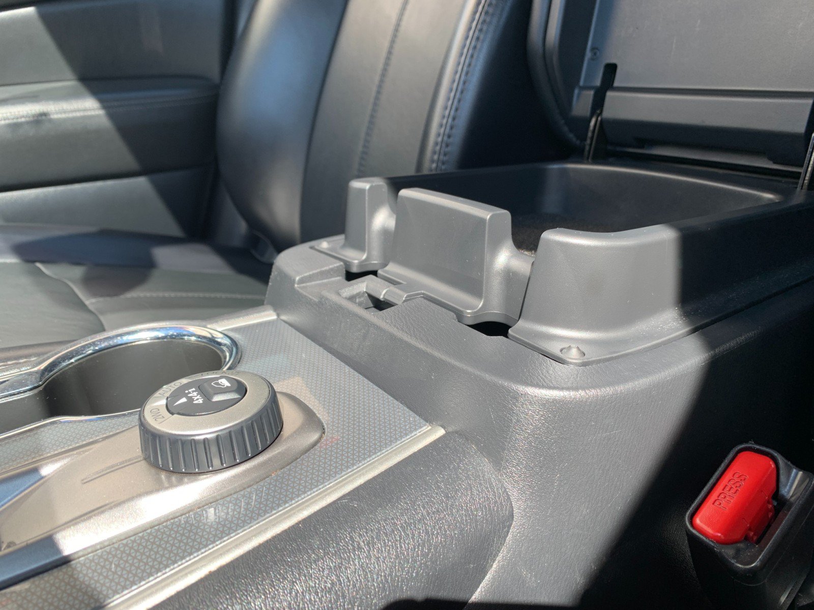 Used 2020 Nissan Pathfinder SL AWD/4WD image 23