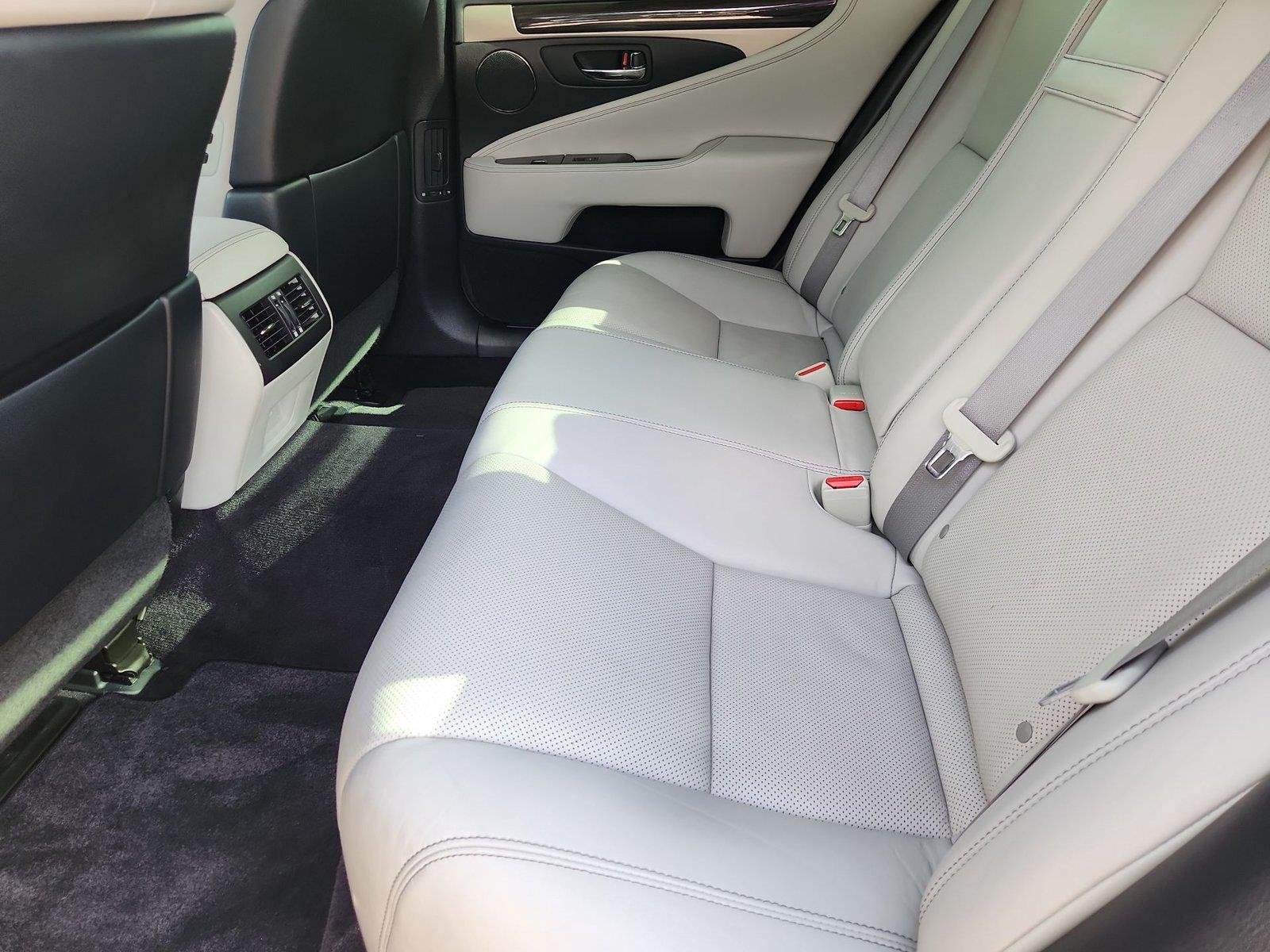 Used 2014 Lexus LS 460 w/ Comfort Package RWD image 26