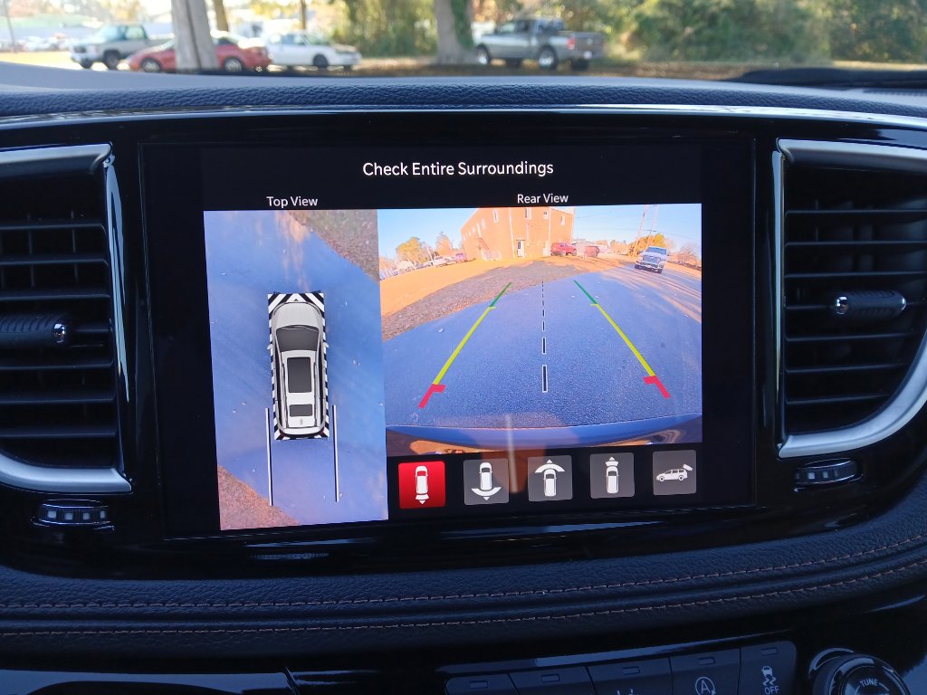 Certified 2024 Chrysler Pacifica Pinnacle image 37