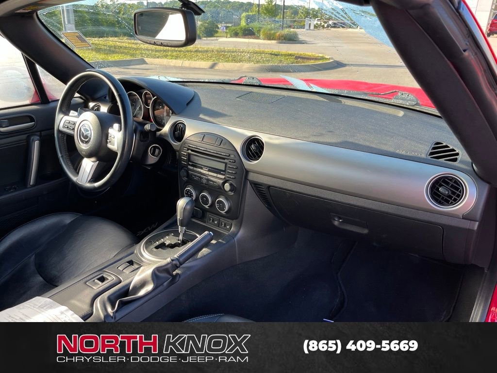 Used 2011 MAZDA MX-5 Miata Grand Touring w/ Premium Pkg RWD image 4