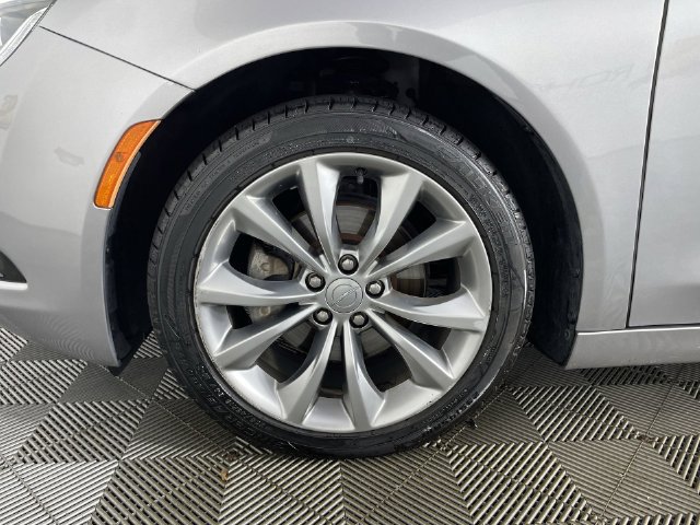 Used 2015 Chrysler 200 S w/ Comfort Group FWD image 16