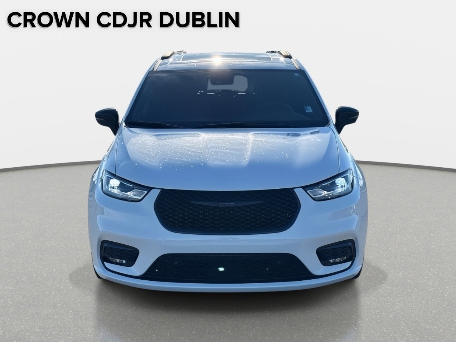 Used 2024 Chrysler Pacifica Limited w/ S Appearance Package image 9