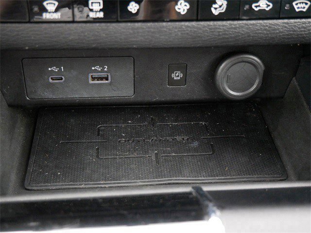 Used 2024 Mitsubishi Outlander SE image 24