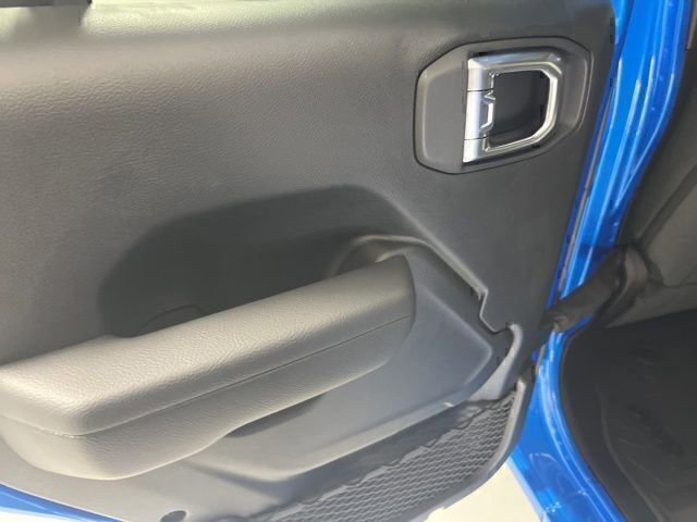 New 2025 Jeep Gladiator Sport AWD/4WD image 24