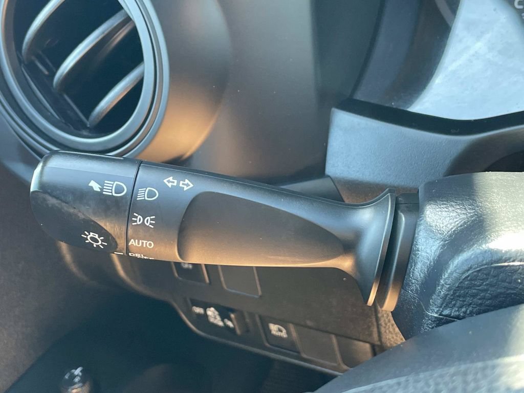 Used 2022 Toyota Tacoma SR AWD/4WD image 31