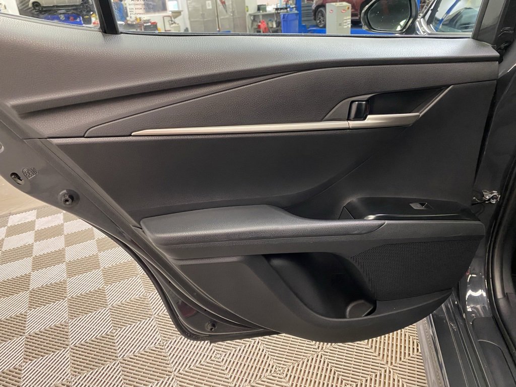 Used 2025 Toyota Camry SE image 21