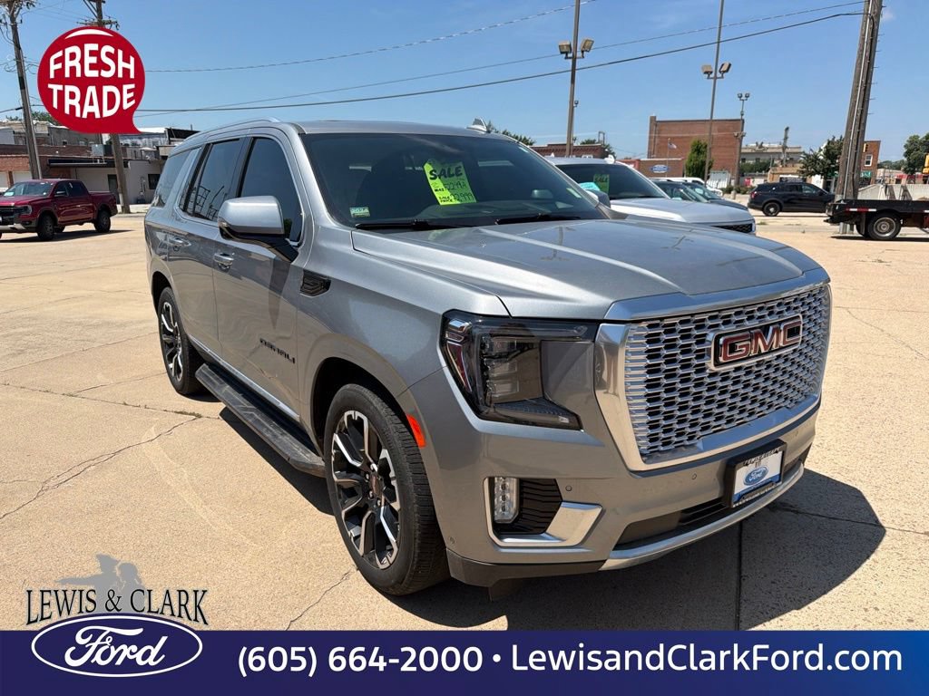 Used 2023 GMC Yukon Denali w/ Advanced Technology Package AWD/4WD image 1