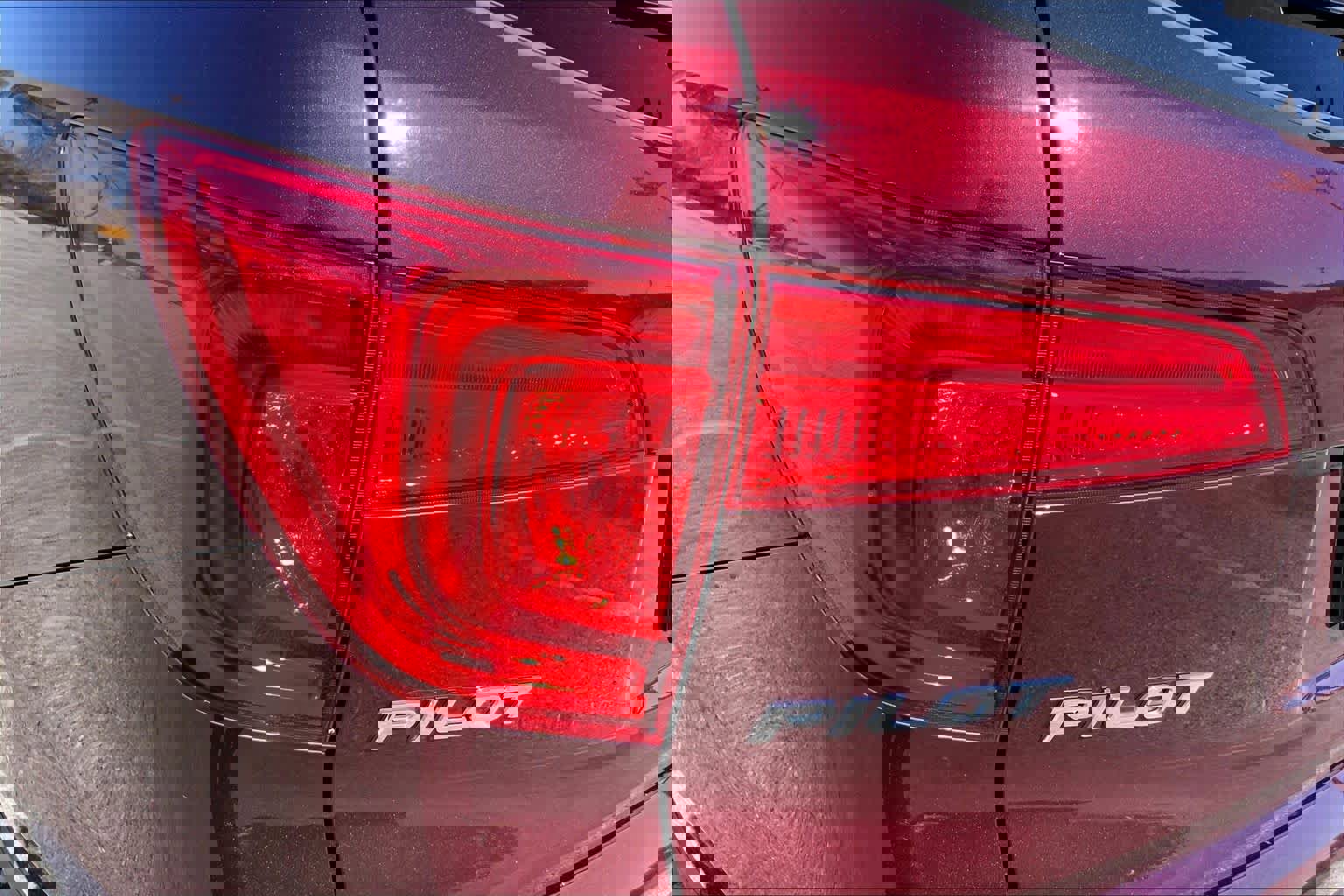 Used 2018 Honda Pilot Touring image 28