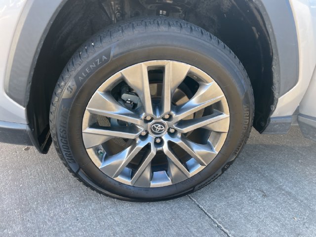 Used 2019 Toyota RAV4 Limited w/ Cold Weather Package FWD image 30