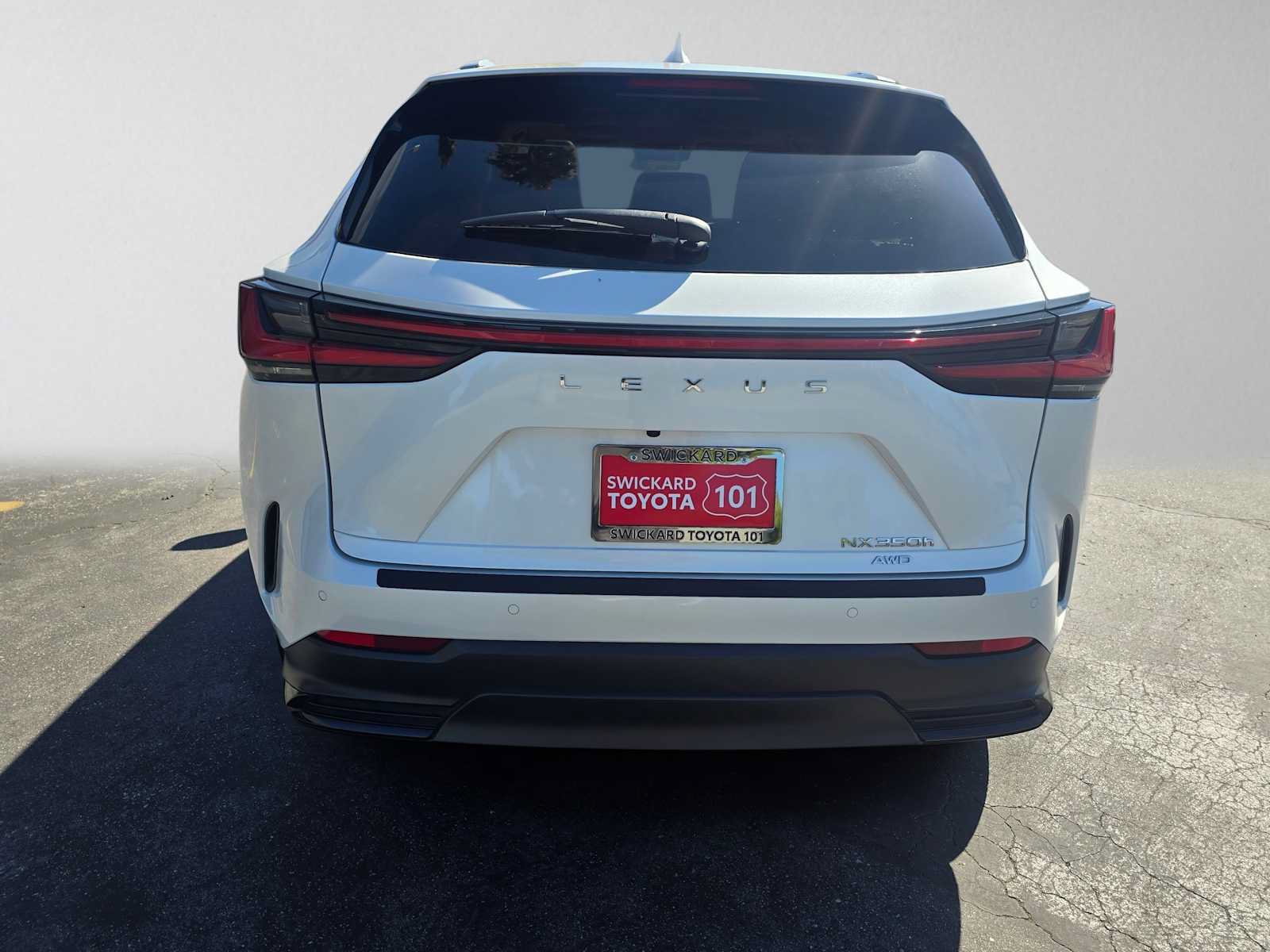 Used 2025 Lexus NX 350h AWD w/ Accessory Package (2T) image 4