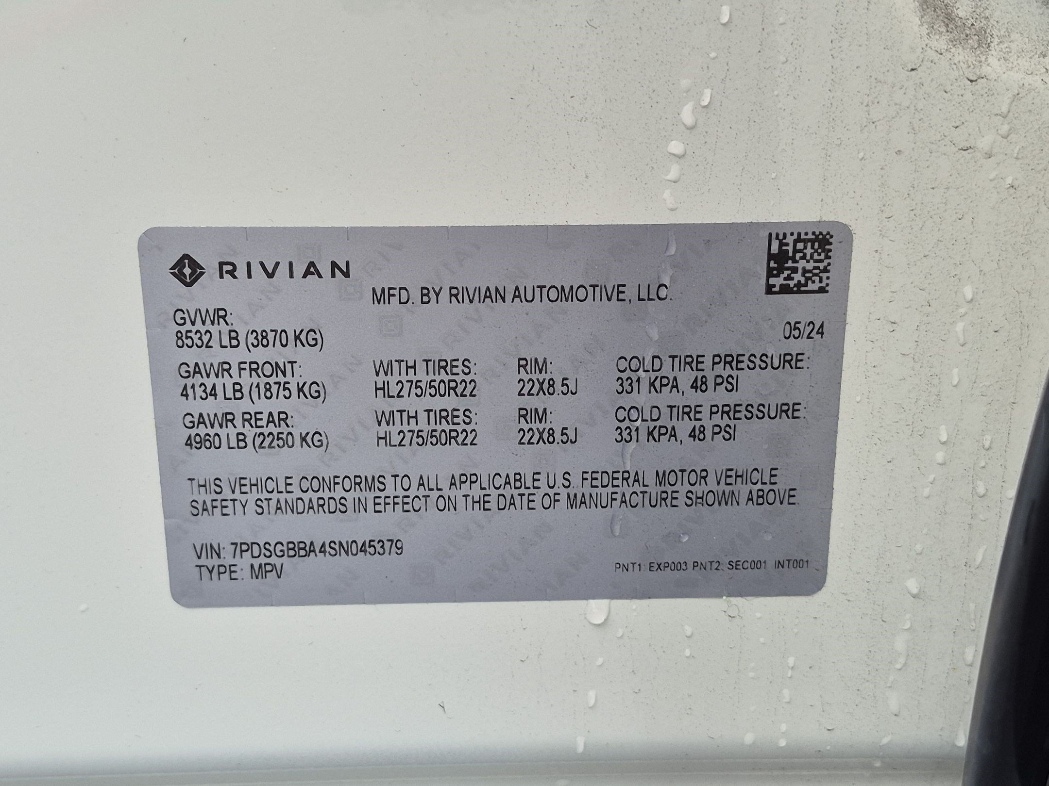Used 2025 Rivian R1S Adventure AWD/4WD image 32