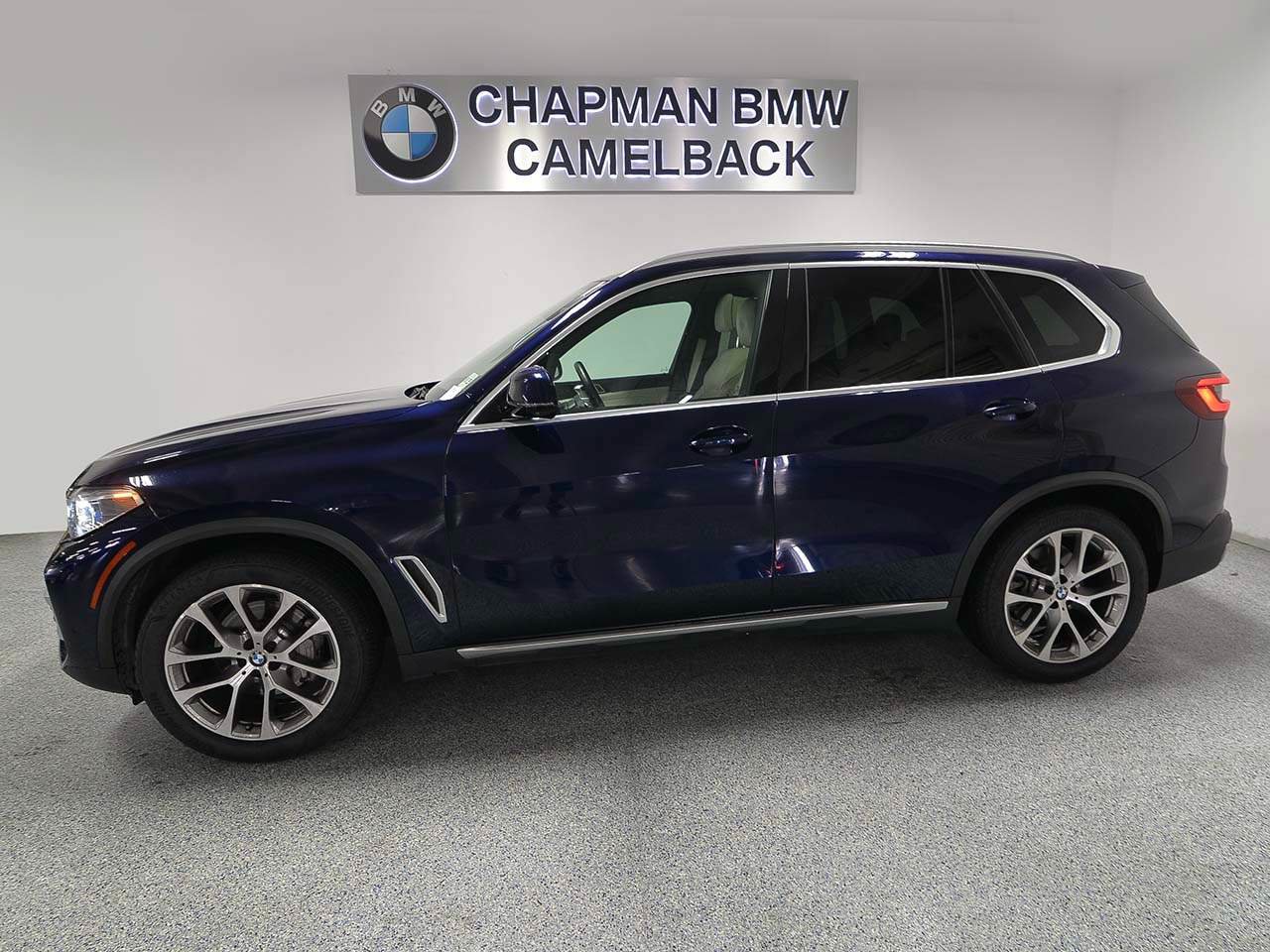 Used 2020 BMW X5 xDrive40i w/ Executive Package AWD/4WD image 3