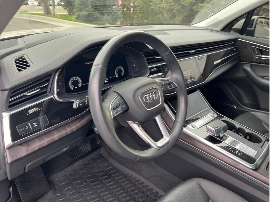 Used 2021 Audi Q7 3.0T Prestige image 9