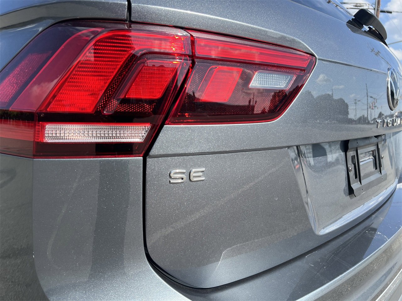 Used 2023 Volkswagen Tiguan SE image 25