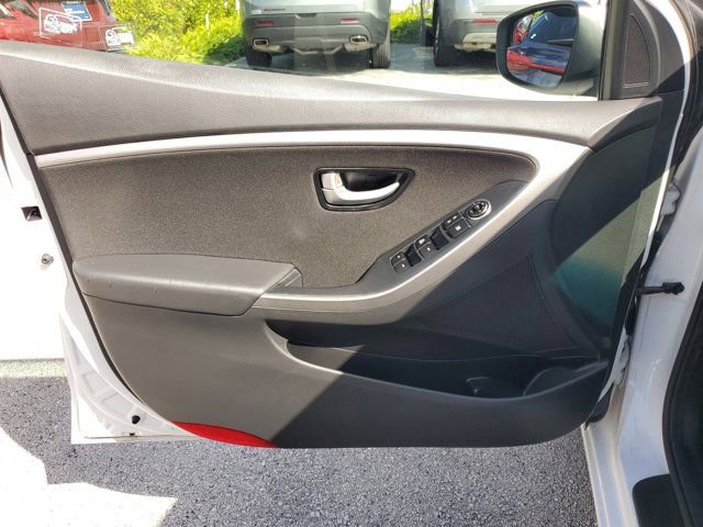 Used 2017 Hyundai Elantra GT image 13