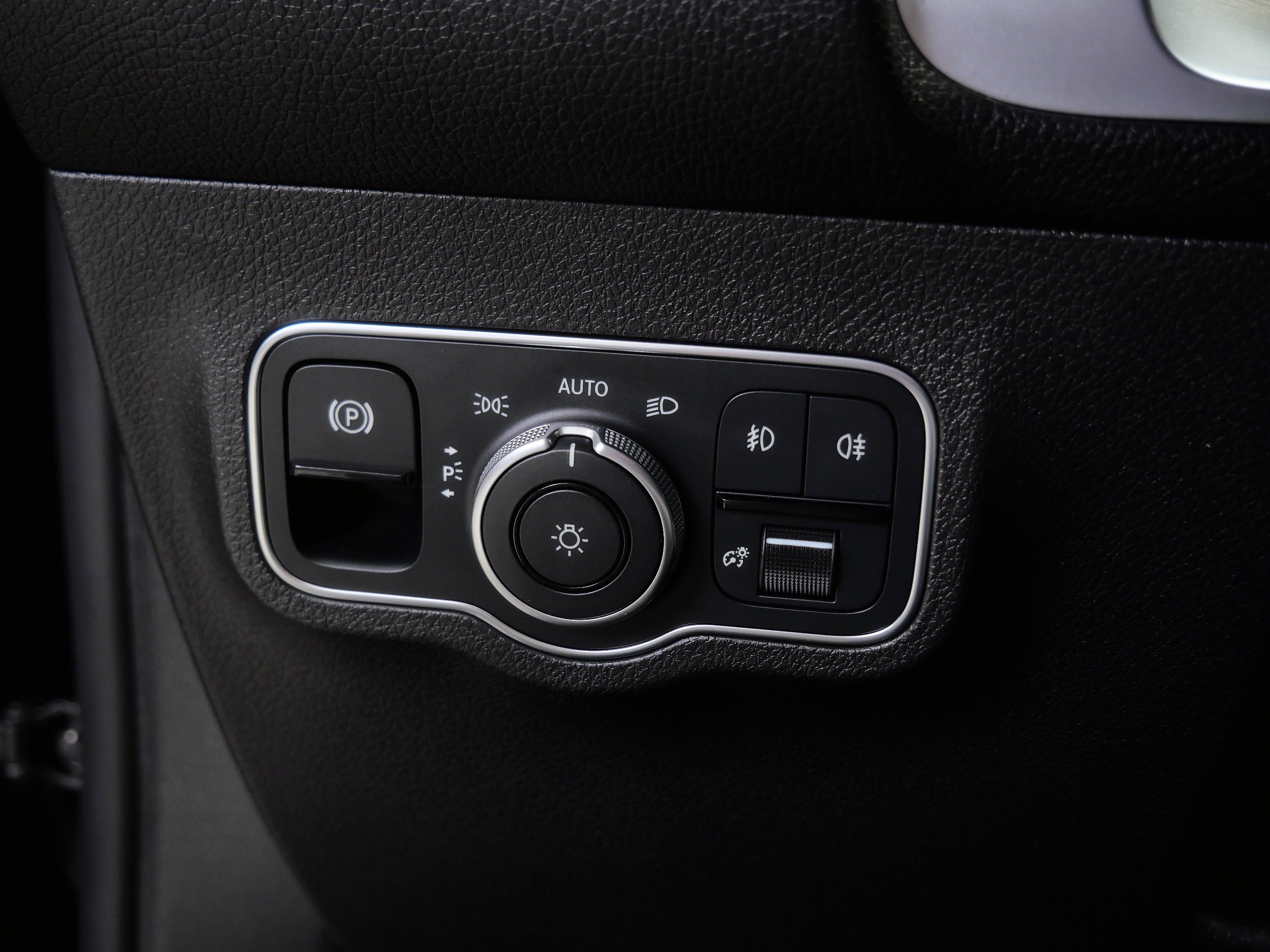 Certified 2022 Mercedes-Benz GLB 250 4MATIC image 28