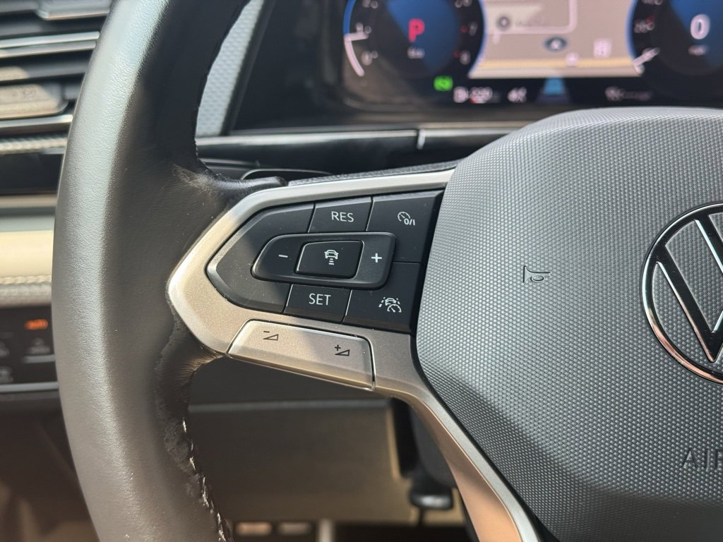 Used 2025 Volkswagen Atlas Cross Sport SEL Premium R-Line image 19