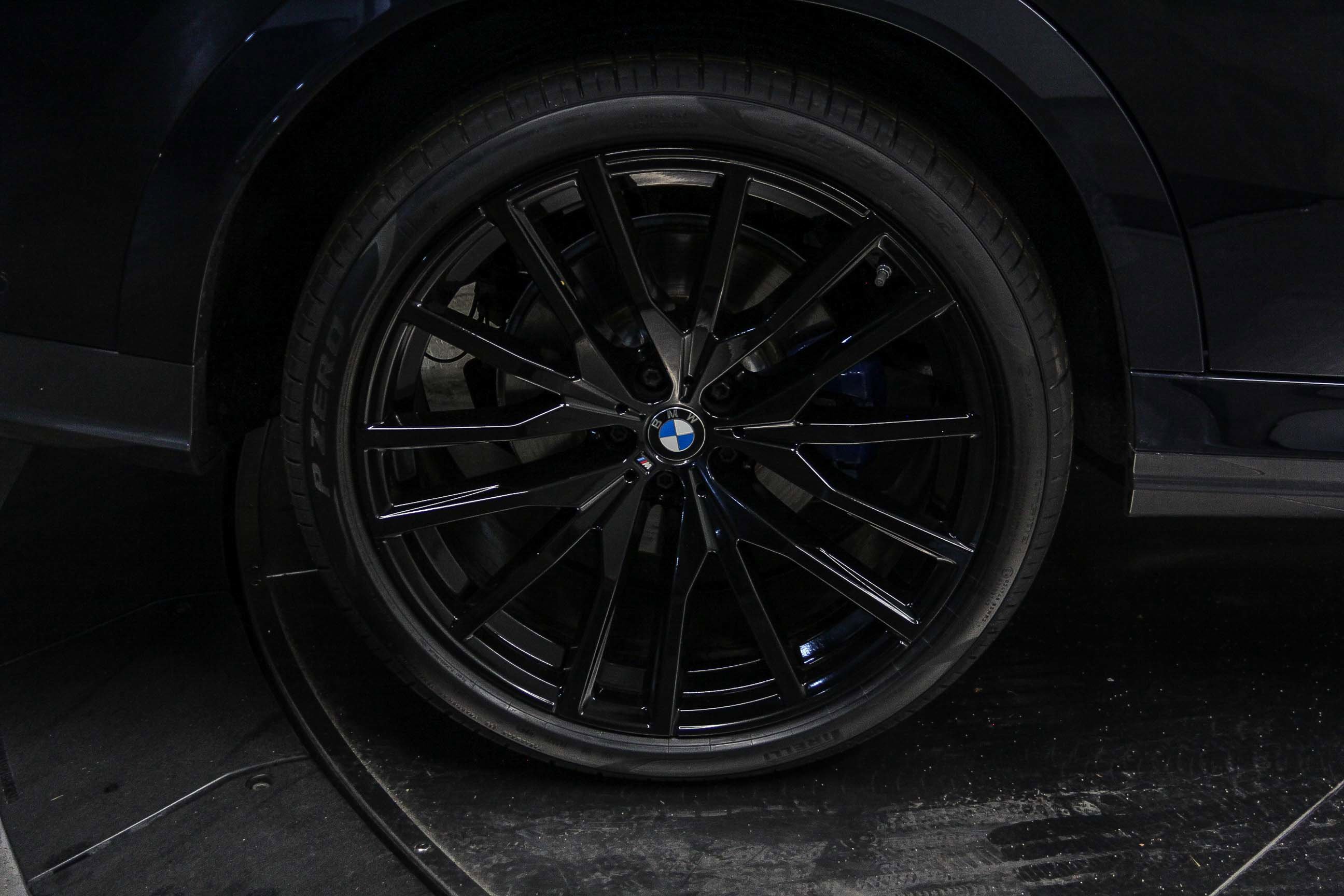 Used 2024 BMW X6 xDrive40i w/ Executive Package image 8