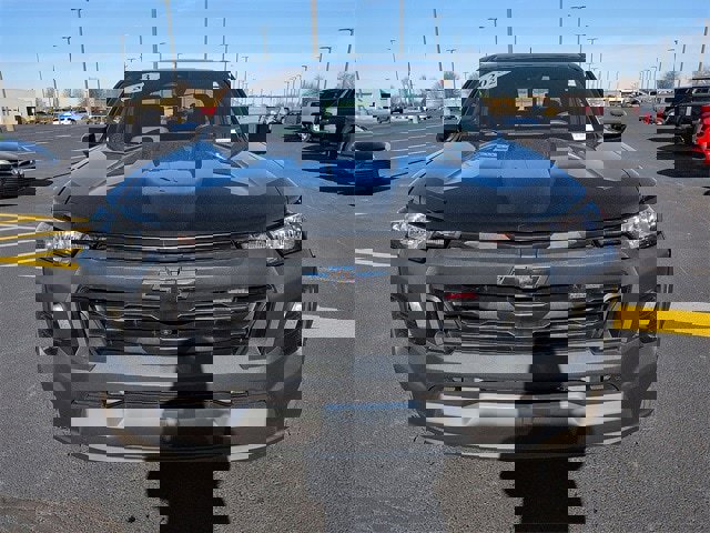 Used 2023 Chevrolet Colorado Trail Boss w/ Technology Package image 2