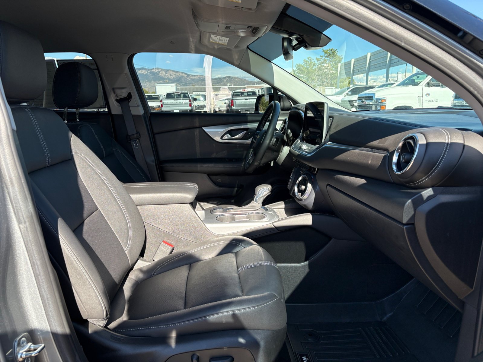 Used 2023 Chevrolet Blazer LT FWD image 29