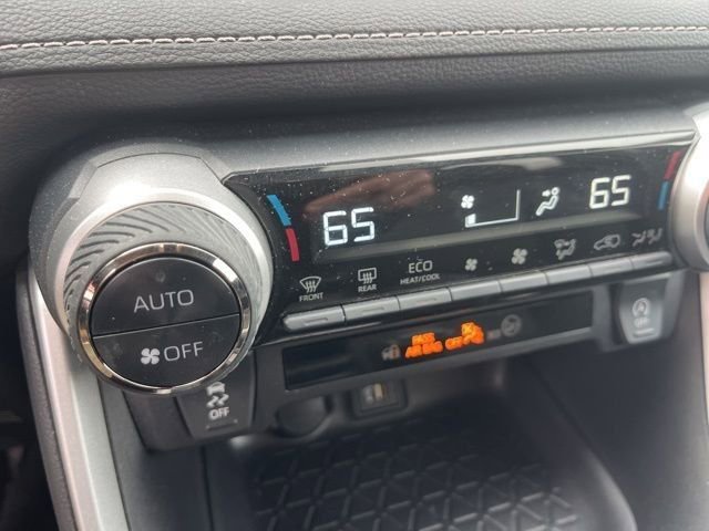 Used 2025 Toyota RAV4 XLE image 20