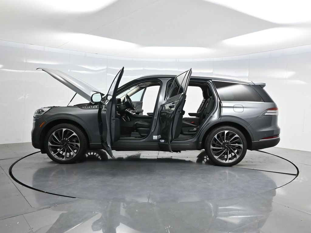 Used 2023 Lincoln Aviator Reserve w/ Equipment Group 201A AWD/4WD image 43
