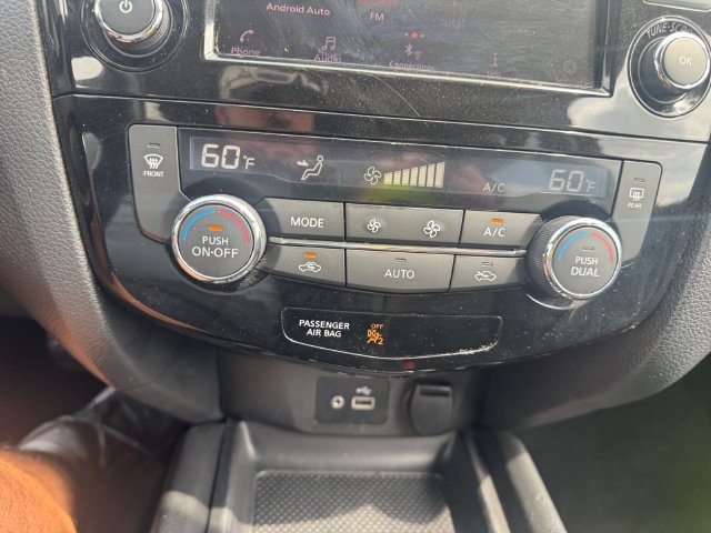 Used 2018 Nissan Rogue SV FWD image 14