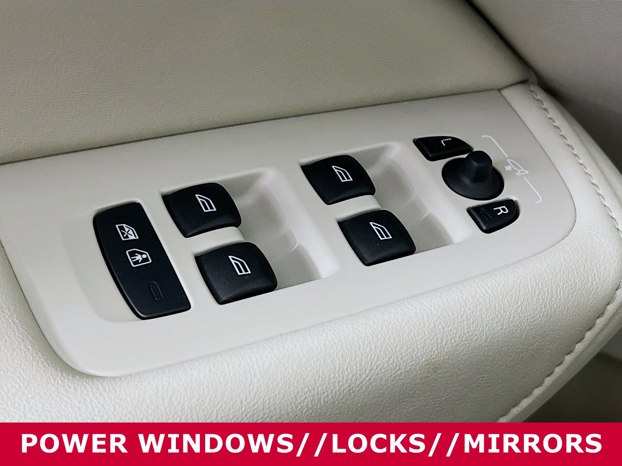 Used 2025 Volvo XC60 T8 Plus w/ Protection Package Premier image 21