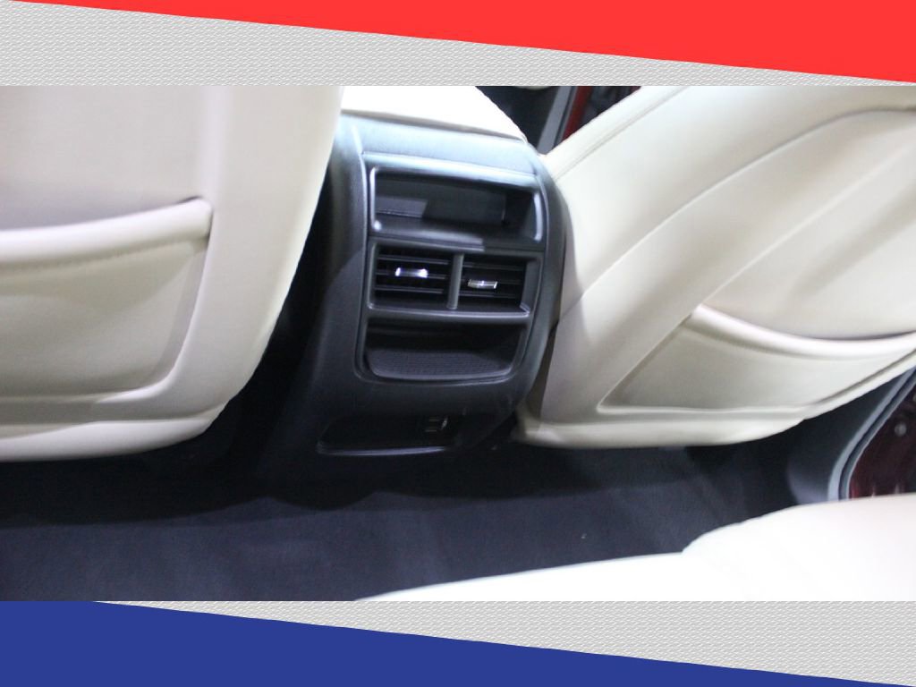 Used 2017 Cadillac XT5 Luxury w/ Driver Awareness Package image 28