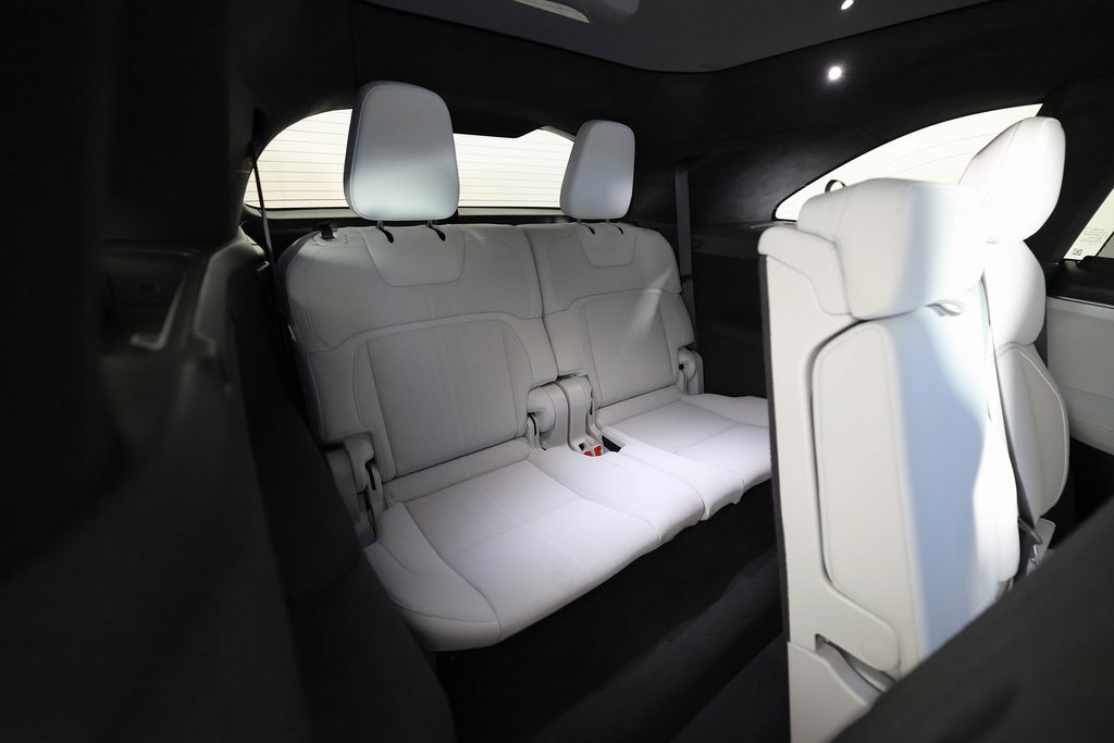 Used 2026 Lucid Gravity Dream image 12