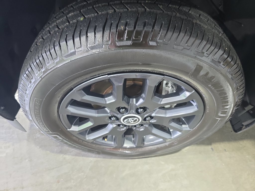 Used 2024 Toyota Sequoia Platinum AWD/4WD image 10
