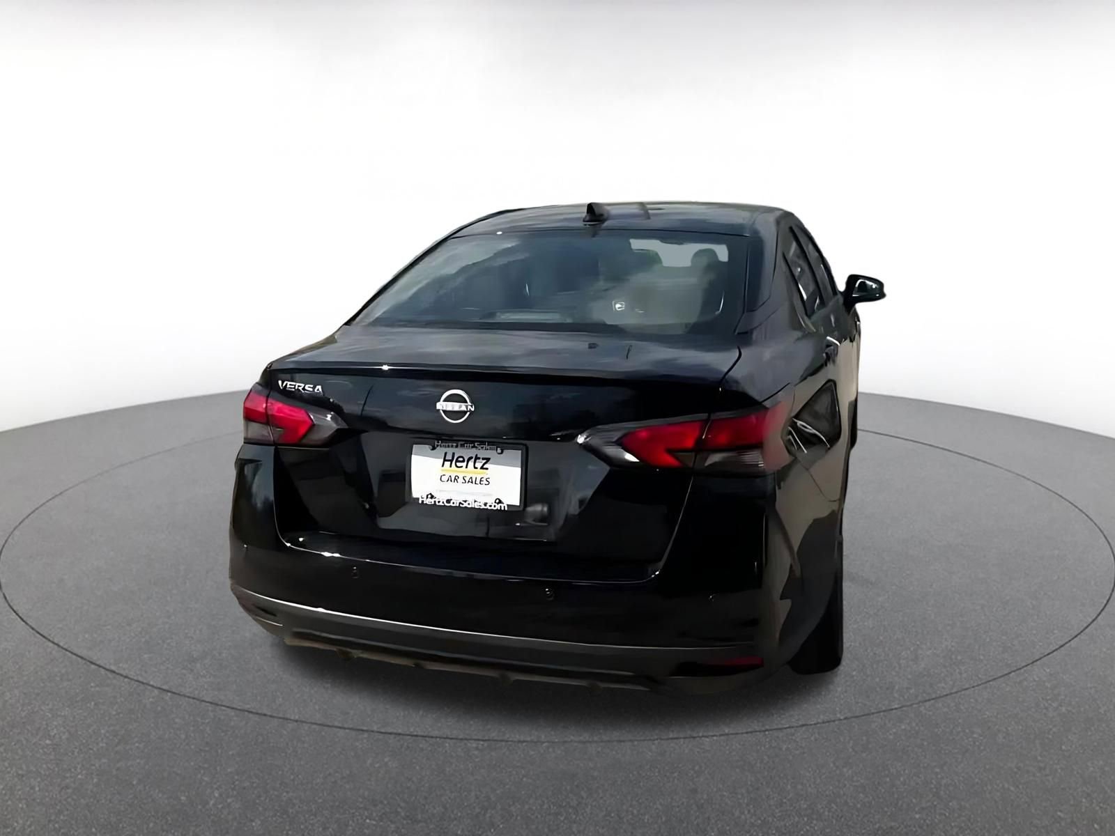Used 2025 Nissan Versa SV image 14