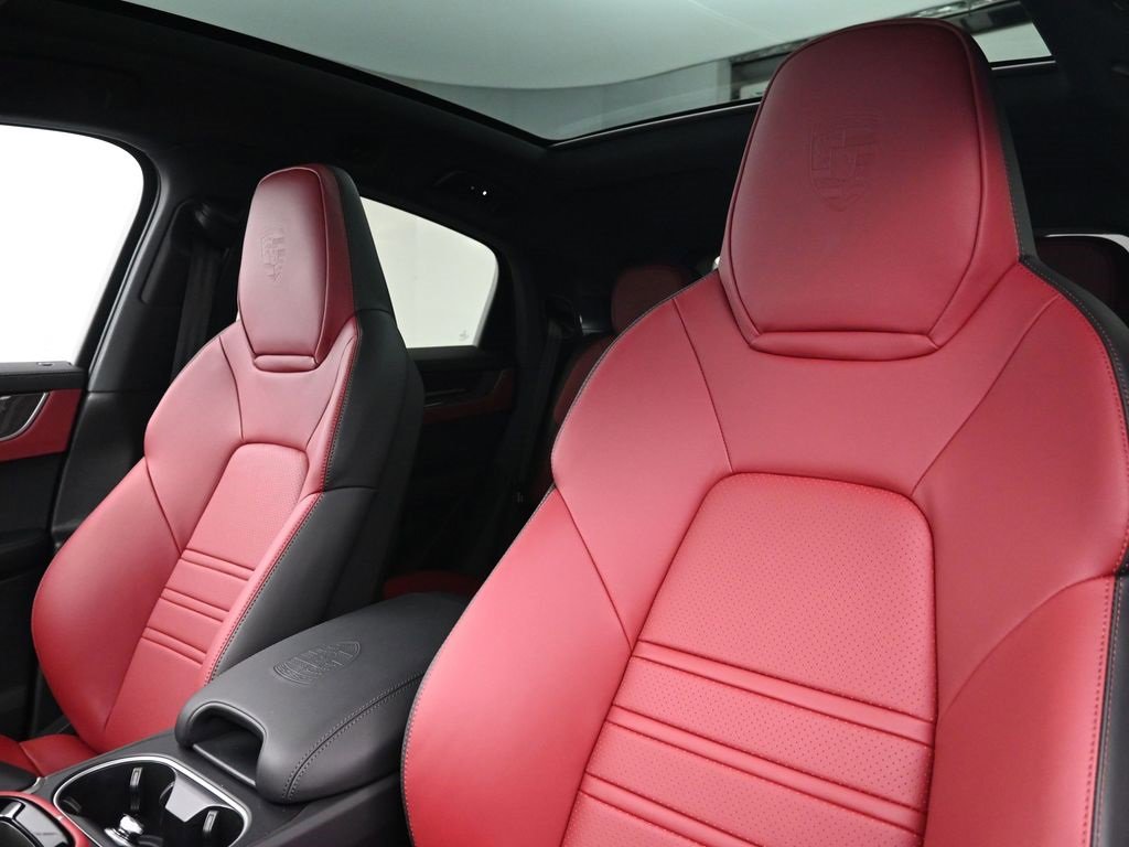 New 2026 Porsche Cayenne S image 5