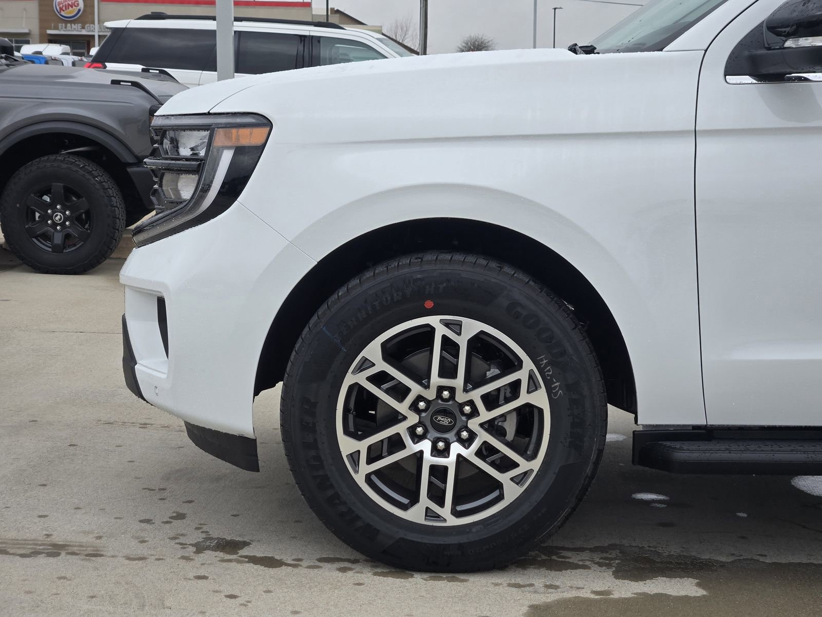 New 2026 Ford Expedition Active RWD image 8