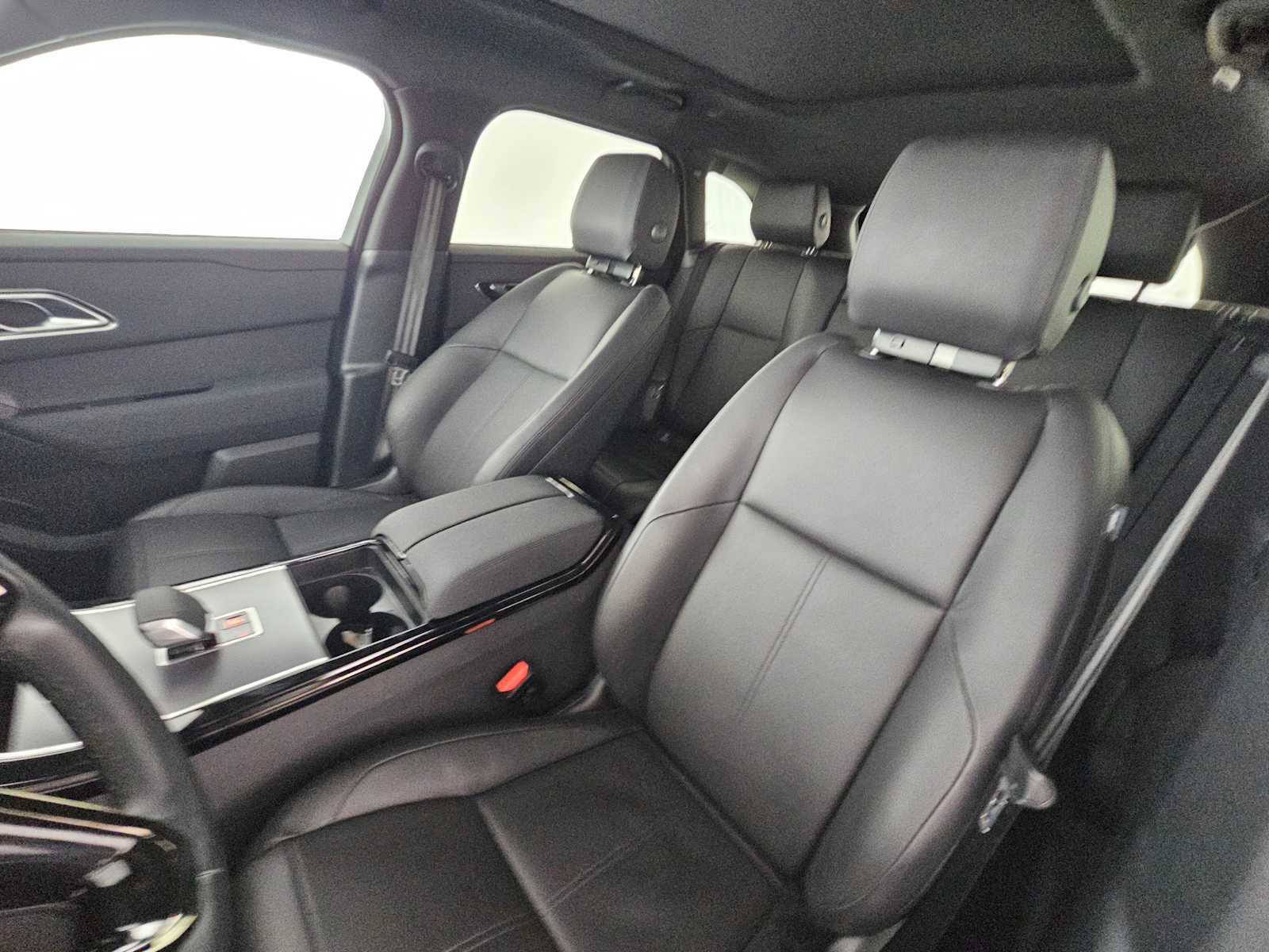 Used 2025 Land Rover Range Rover Velar Dynamic SE image 21