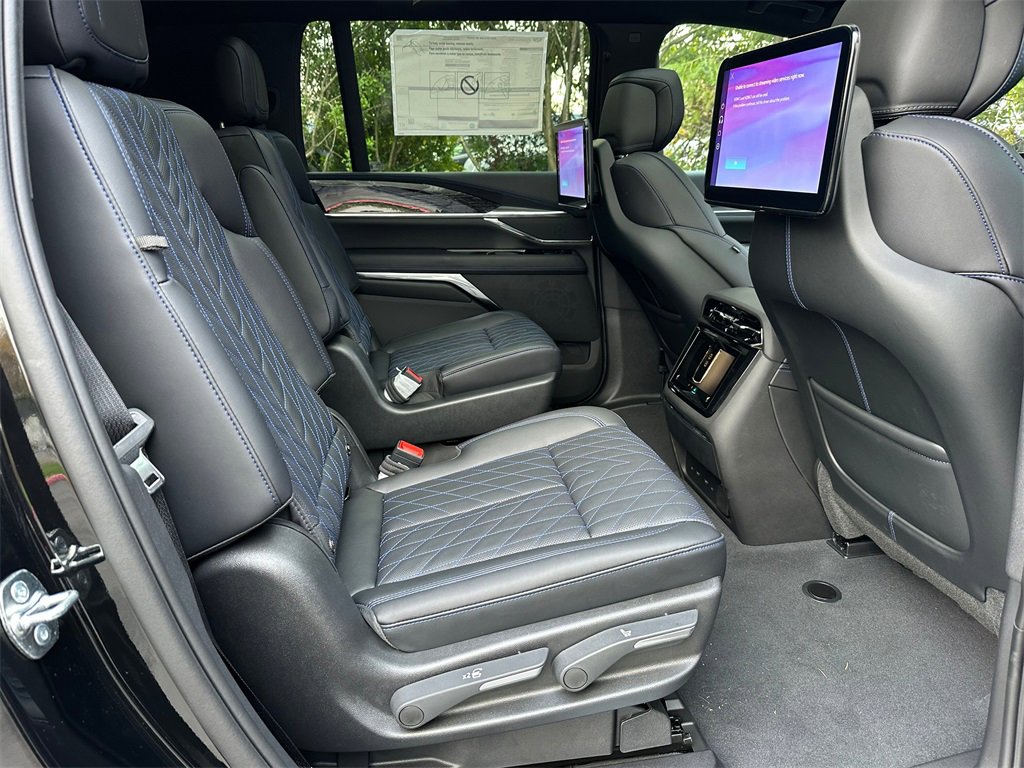 New 2026 Cadillac Escalade IQL Luxury image 12