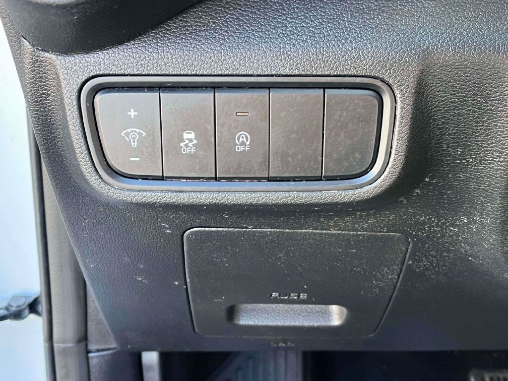 Used 2023 Kia Soul LX w/ LX Technology Package FWD image 16