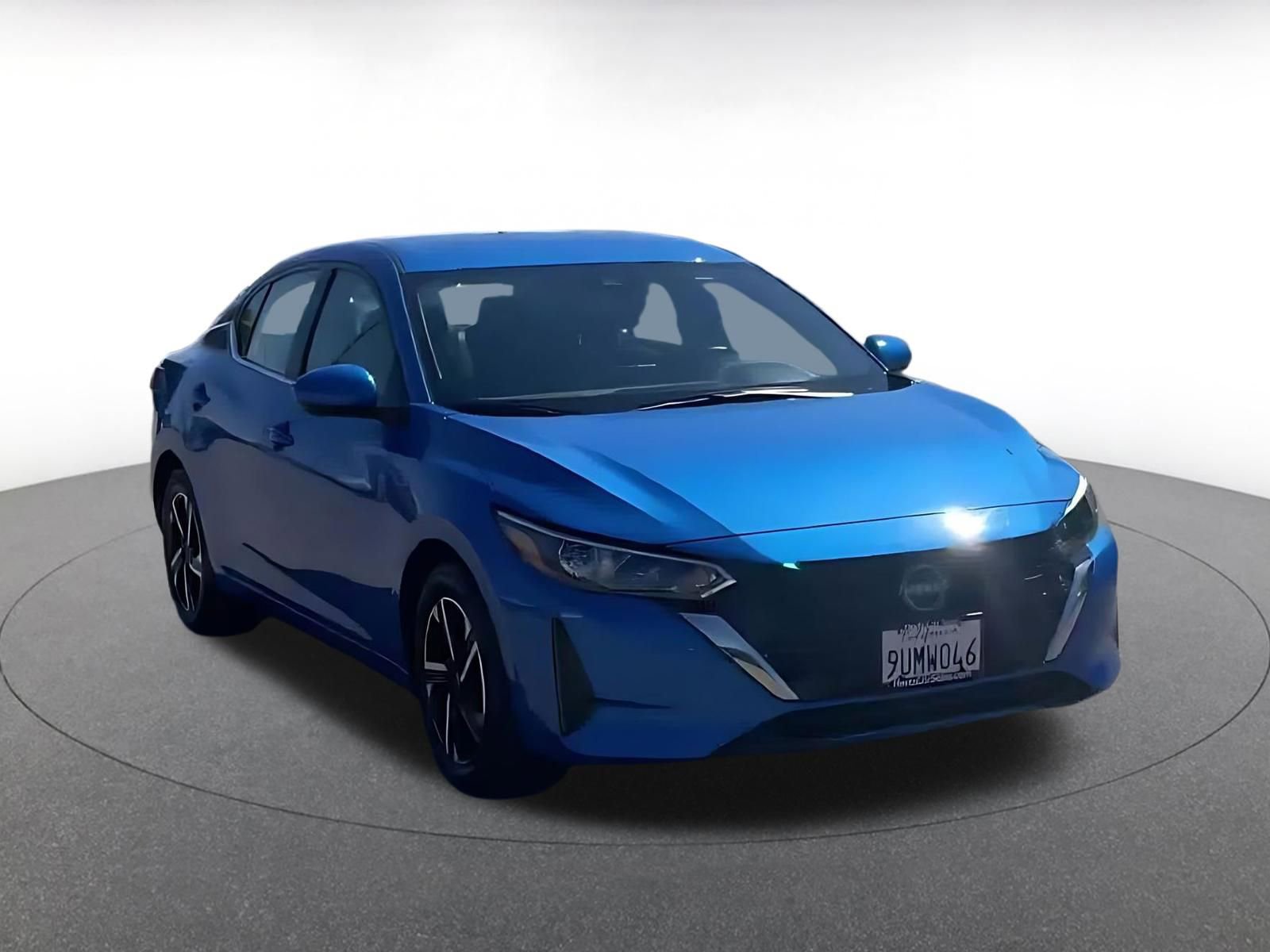 Used 2025 Nissan Sentra SV image 2