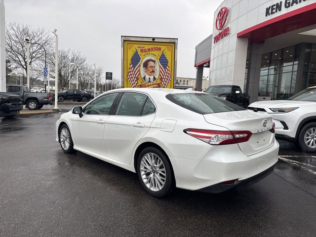 Used 2020 Toyota Camry XLE image 3