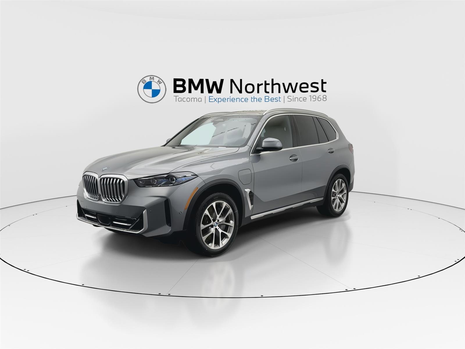 New 2026 BMW X5 xDrive50e w/ Climate Comfort Package image 9