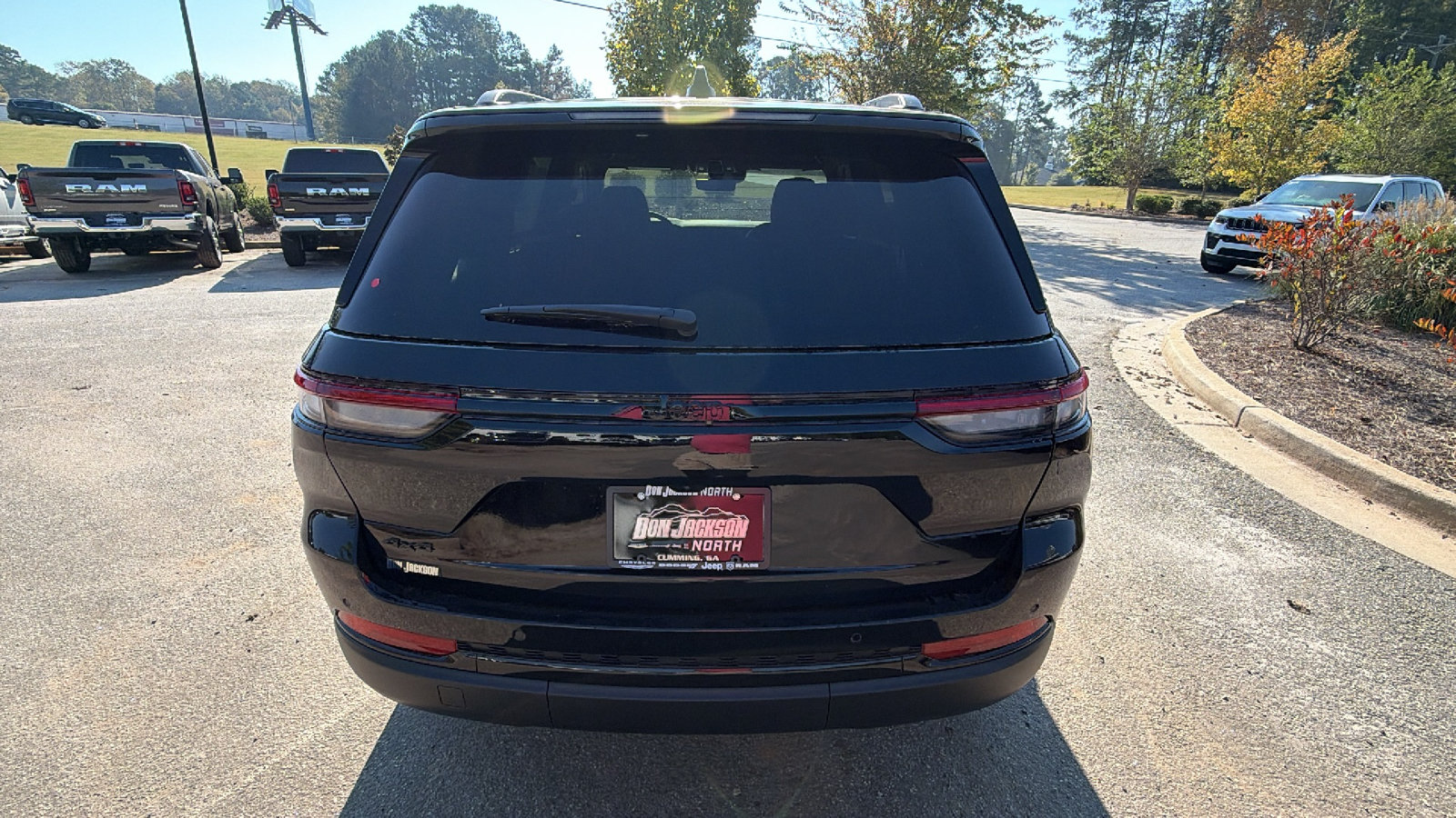 New 2027 Jeep Grand Cherokee Laredo X AWD/4WD image 9