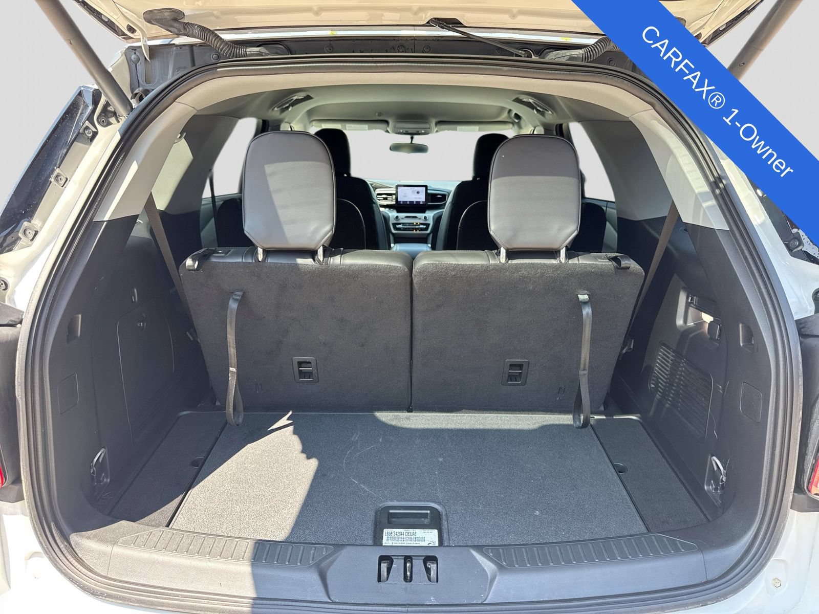 Used 2023 Ford Explorer XLT w/ Equipment Group 202A AWD/4WD image 39