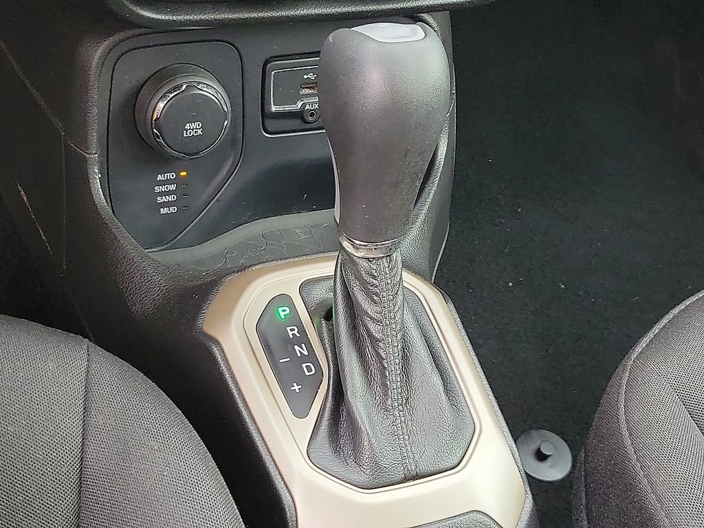 Used 2017 Jeep Renegade Sport w/ Power & Air Group image 17