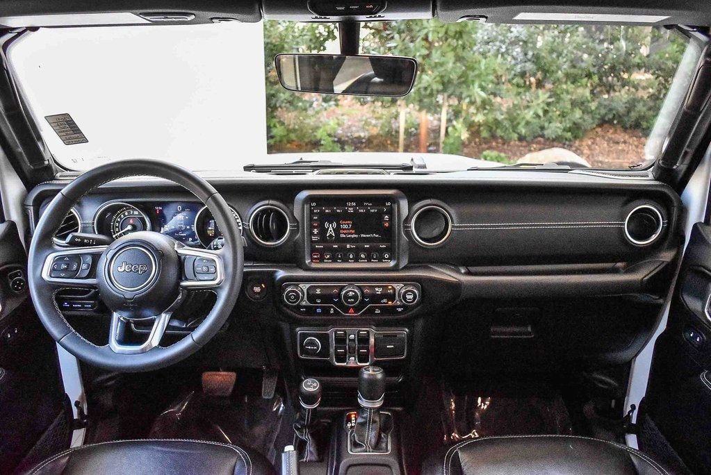 Used 2023 Jeep Wrangler Unlimited Sahara AWD/4WD image 11