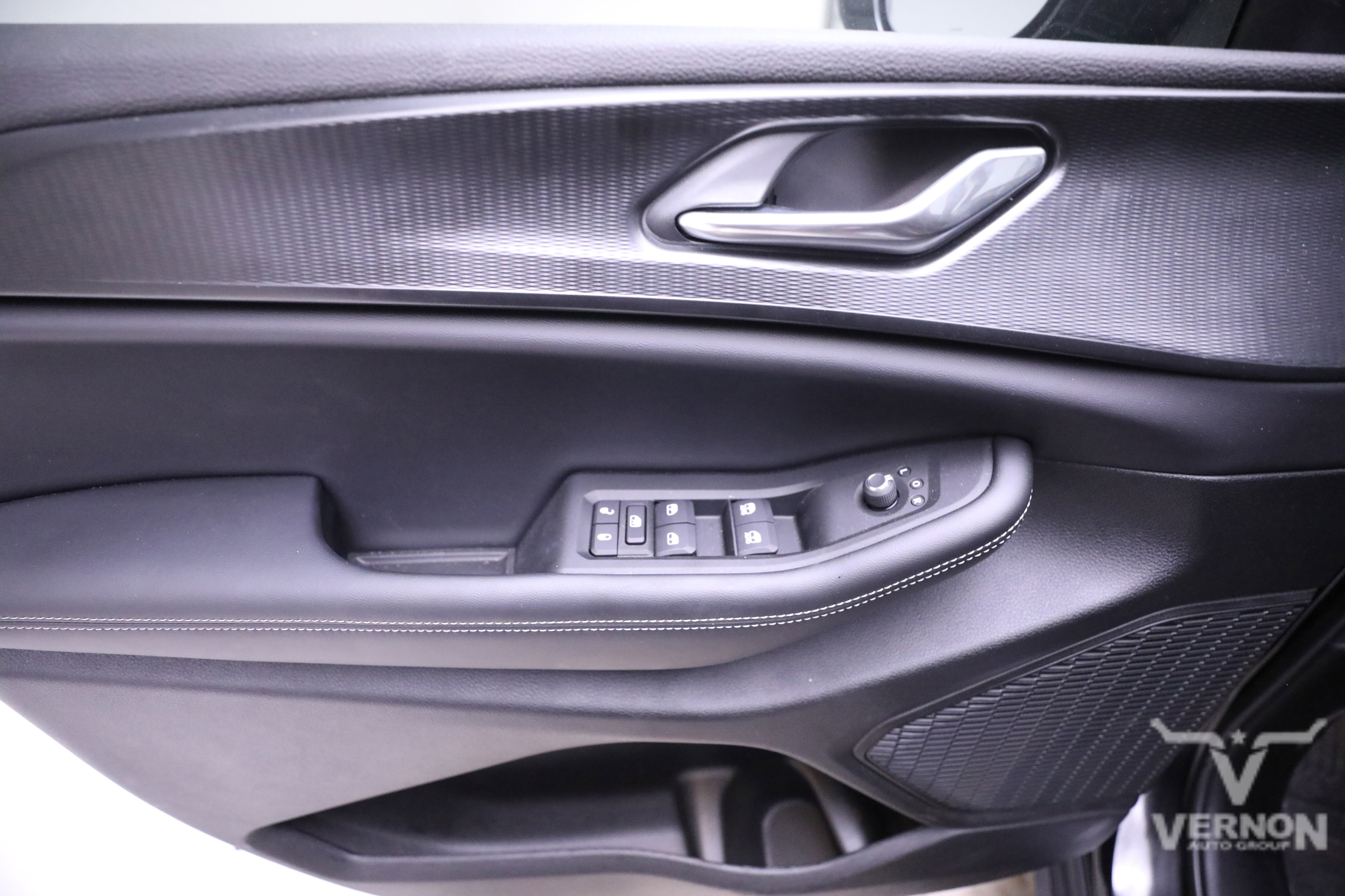 New 2025 Jeep Grand Cherokee Altitude image 19